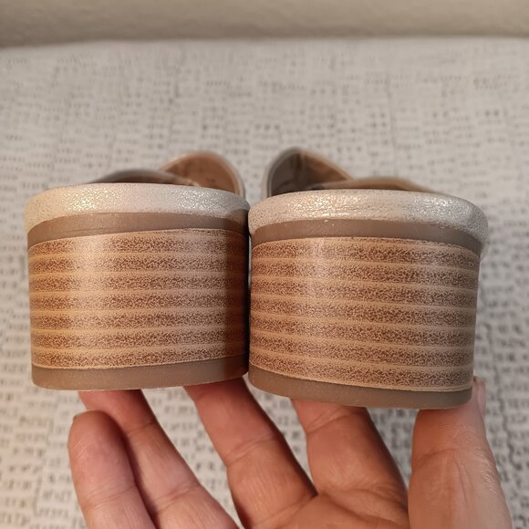 Maurices women's 'Isabel' gold shimmer low heel mules sz 8.5 M - Picture 7 of 13